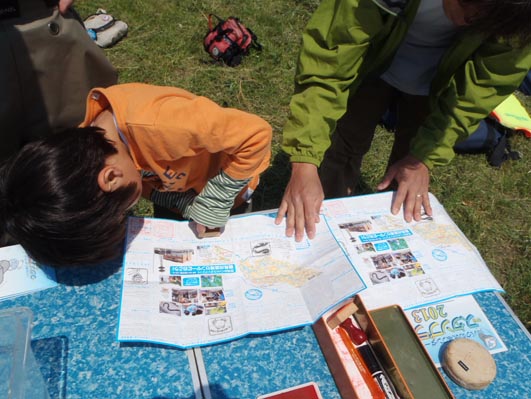 img_stamprally スタンプラリーで鶴見川流域を楽しく学ぼう!(2013年度のようす)