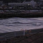 津波の遡上（2011年3月11日17：55頃、横浜市港北区綱島のTRネット事務局ベランダにて撮影）